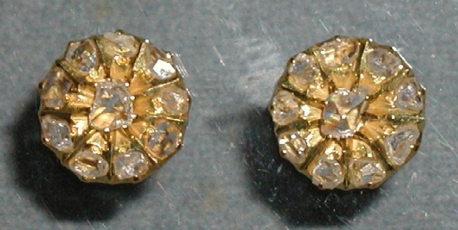 Gold intan earrings