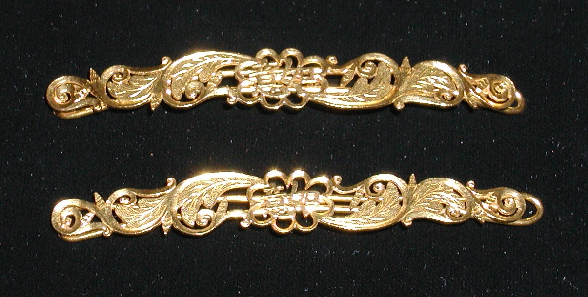 Gold hairpins with 'RuYi' wordings.